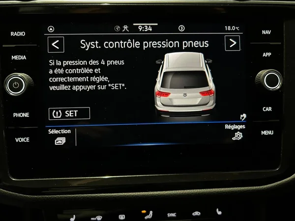 VOLKSWAGEN Tiguan (2022) — foto 9 van 22