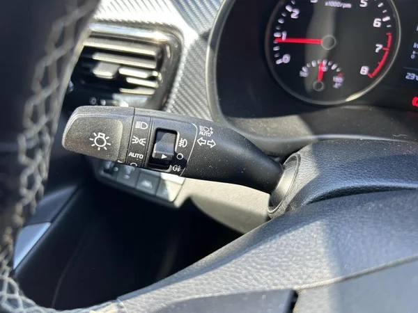 KIA Rio (2020) — foto 22 van 31