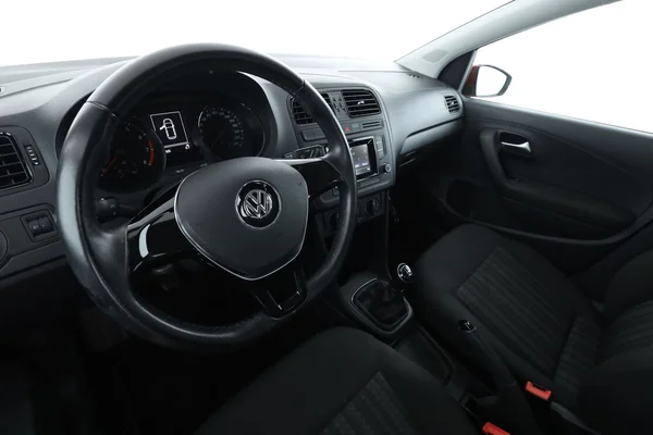 Volkswagen Polo (2015) — foto 2 van 16