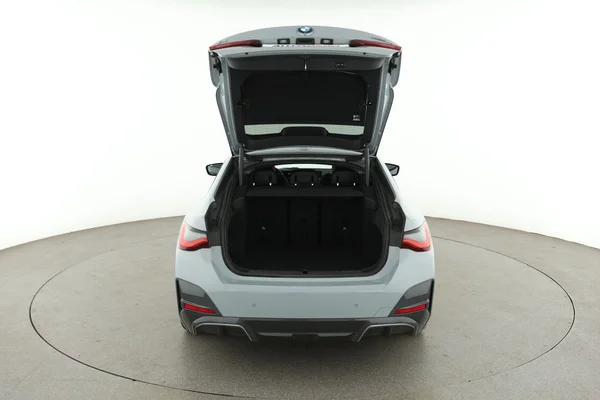 BMW i4 (2023) — foto 7 van 16