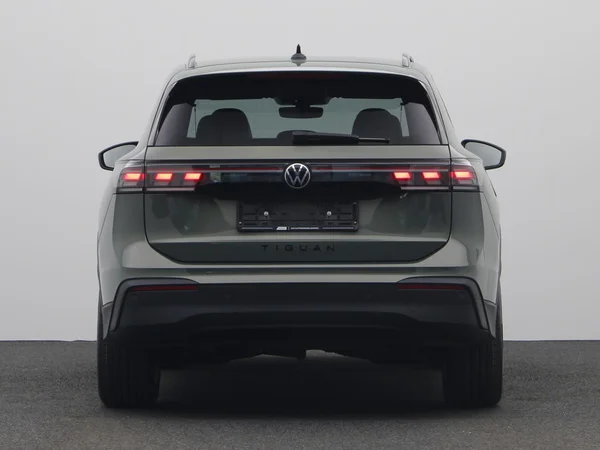 VOLKSWAGEN Tiguan (2024) — foto 19 van 22
