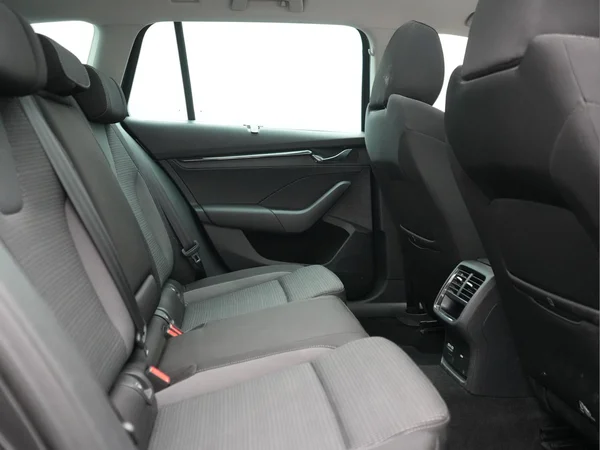 SKODA Octavia Combi (2021) — foto 4 van 41