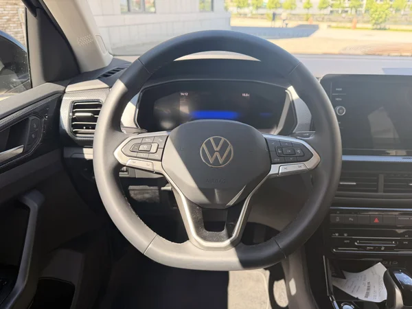 VOLKSWAGEN T-Cross (2025) — foto 15 van 19