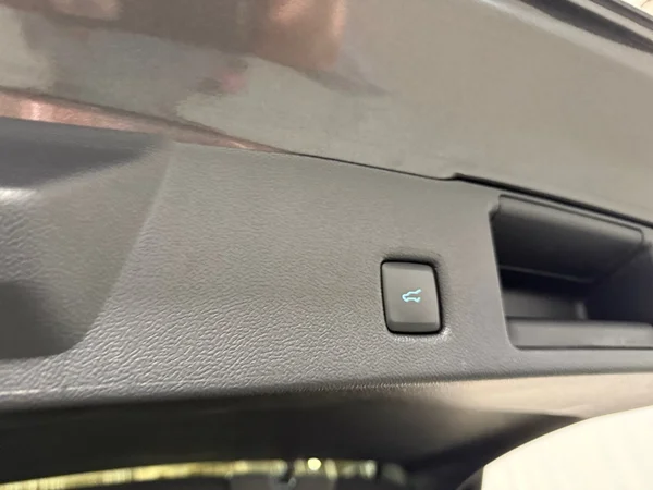 Ford Kuga (2023) — foto 18 van 30