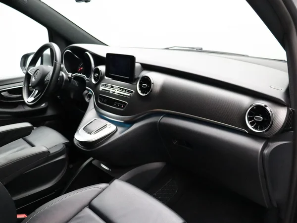 Mercedes-Benz V-Klasse (2022) — foto 25 van 34