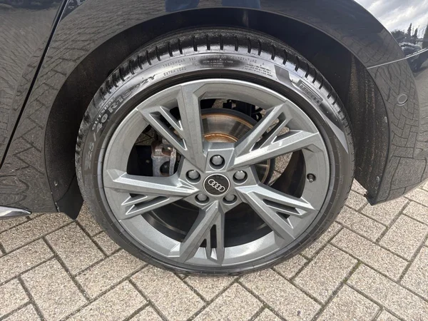 AUDI A3 Sportback (2024) — foto 16 van 24