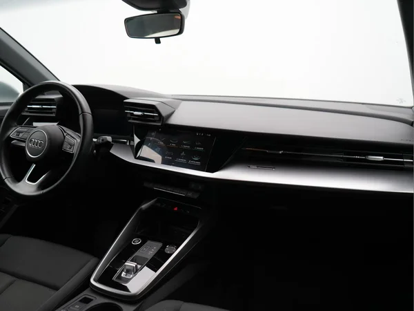 AUDI A3 Sportback PHEV (2024) — foto 9 van 30