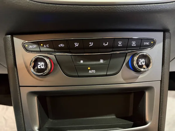Opel Astra (2021) — foto 5 van 23