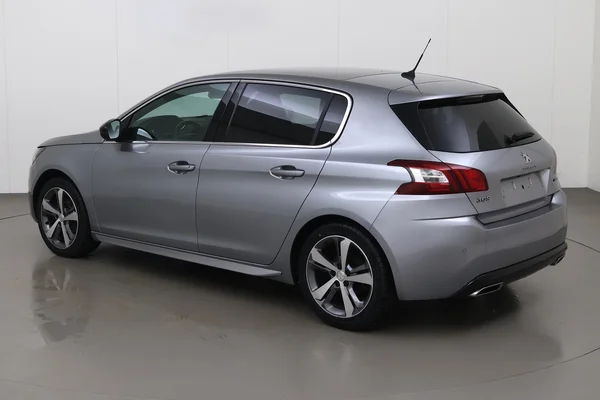 Peugeot 308 (2016) — foto 16 van 22