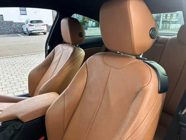 Bmw 418 (2017) — foto 19 van 20