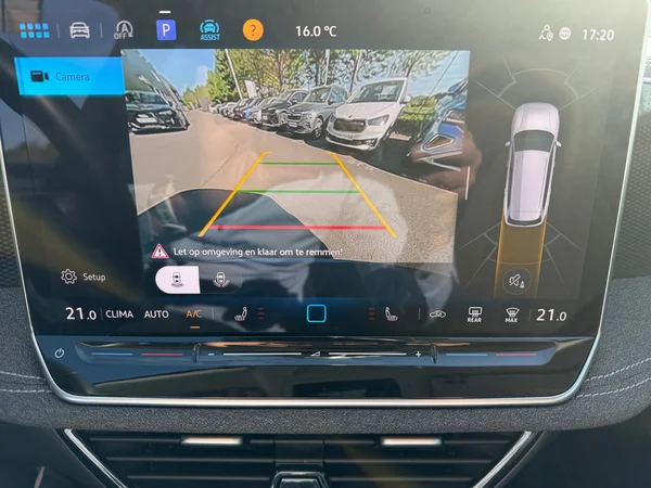 VOLKSWAGEN Passat SW (2024) — foto 4 van 22