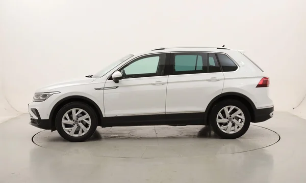 Volkswagen Tiguan (2022) — foto 12 van 20