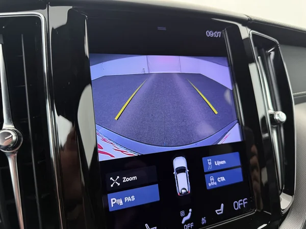VOLVO XC60 (2021) — foto 11 van 31