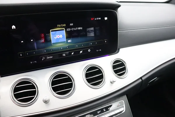 Mercedes-Benz E-Klasse (2022) — foto 5 van 29