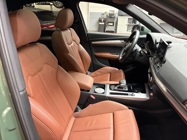 AUDI Q5 Sportback PHEV (2023) — foto 13 van 22