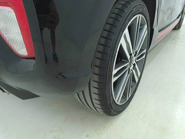 Kia Picanto (2019) — foto 24 van 32