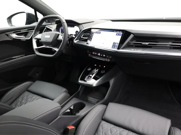 AUDI Q4 e-tron (2025) — foto 21 van 27
