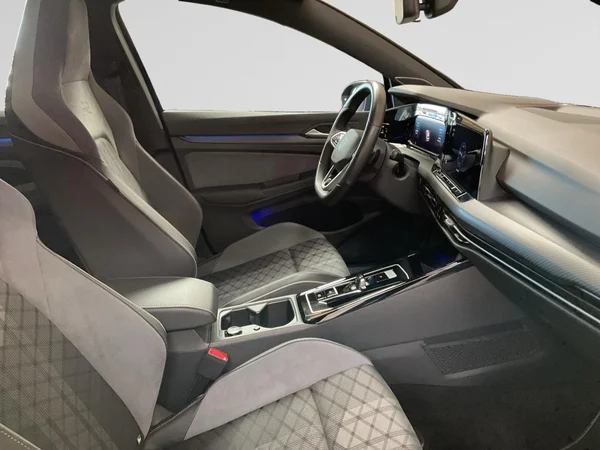VOLKSWAGEN Golf VIII SW (2024) — foto 8 van 23