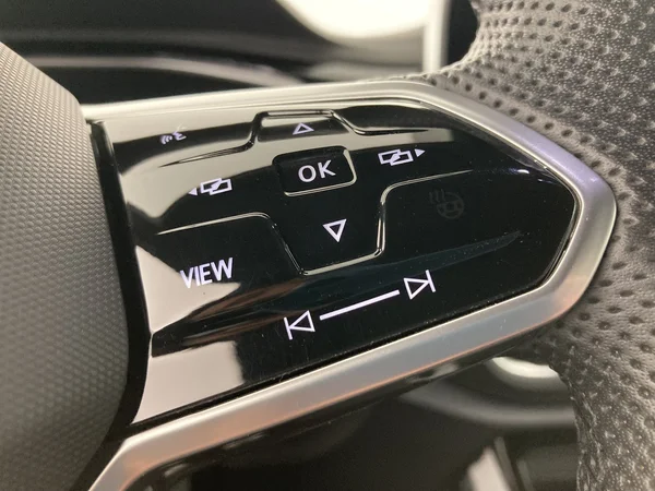 VOLKSWAGEN T-Roc (2022) — foto 9 van 35