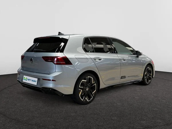 VOLKSWAGEN Golf VIII (2026) — foto 12 van 21