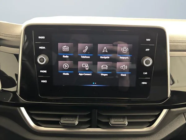 VOLKSWAGEN T-Roc R (2023) — foto 15 van 25