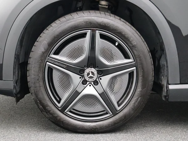 Mercedes-Benz EQE (2025) — foto 32 van 34