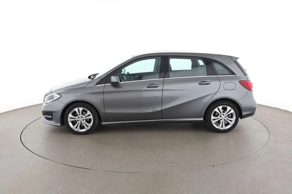 Mercedes-Benz B-Klasse (2016) — foto 9 van 16