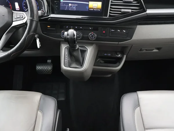 Volkswagen Transporter (2020) — foto 15 van 27