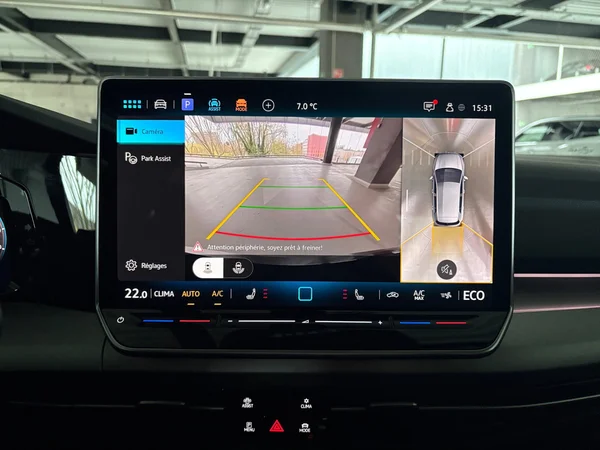 VOLKSWAGEN Golf VIII eHybrid (PHEV) (2025) — foto 2 van 24