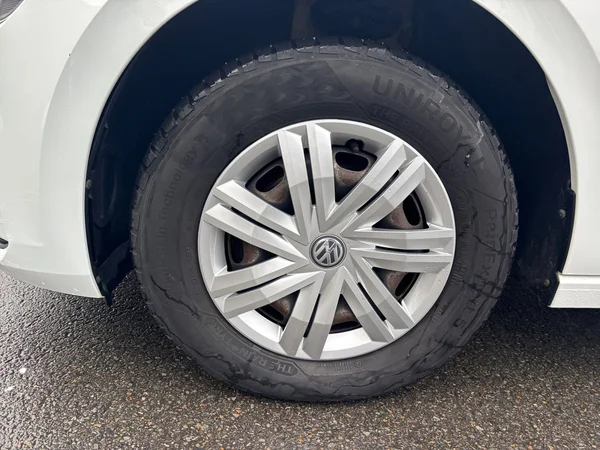 VOLKSWAGEN Polo (2017) — foto 9 van 18