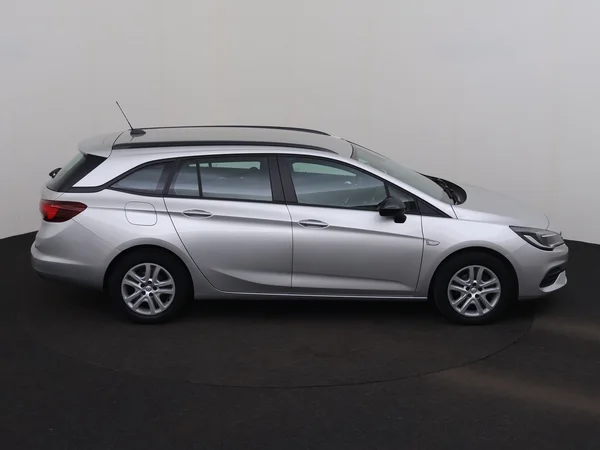 OPEL Astra (2022) — foto 21 van 25