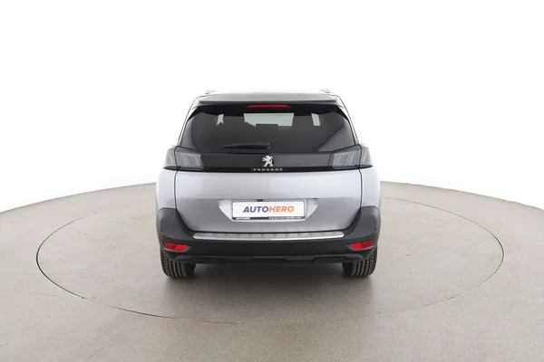 Peugeot 5008 (2021) — foto 11 van 16