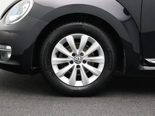 Volkswagen Beetle (2014) — foto 26 van 28