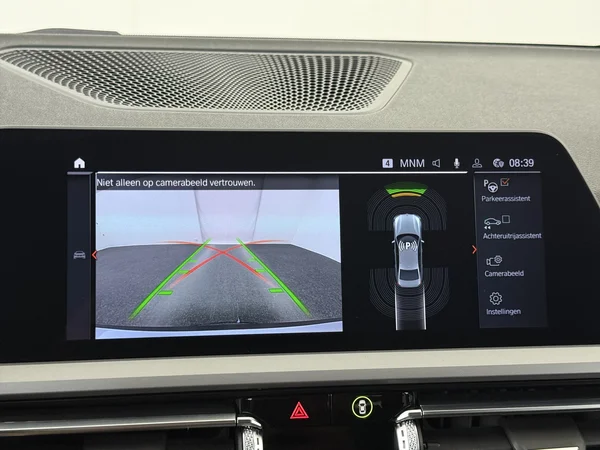 BMW 330 (2020) — foto 11 van 30