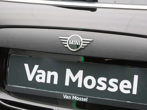 MINI One (2021) — foto 30 van 38