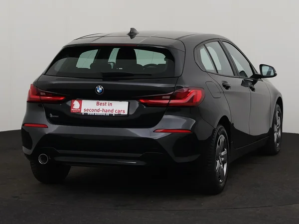 BMW 116 (2023) — foto 21 van 27