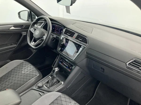 VOLKSWAGEN Tiguan Allspace (2022) — foto 2 van 34
