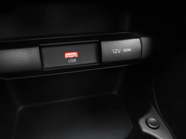 Kia Picanto (2022) — foto 16 van 37