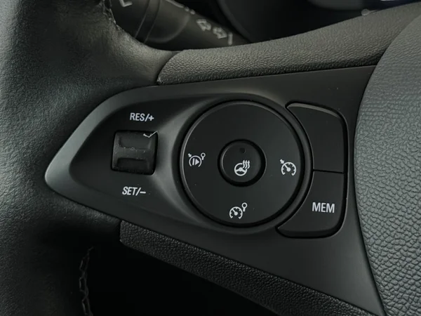 OPEL Corsa (2023) — foto 9 van 29