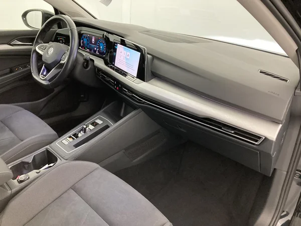 VOLKSWAGEN Golf Variant VIII (2021) — foto 2 van 36