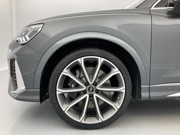 AUDI RSQ3 (2020) — foto 16 van 24