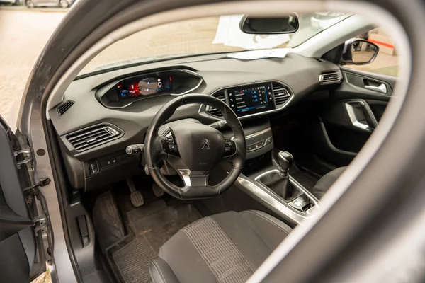 Peugeot 308 (2021) — foto 16 van 64