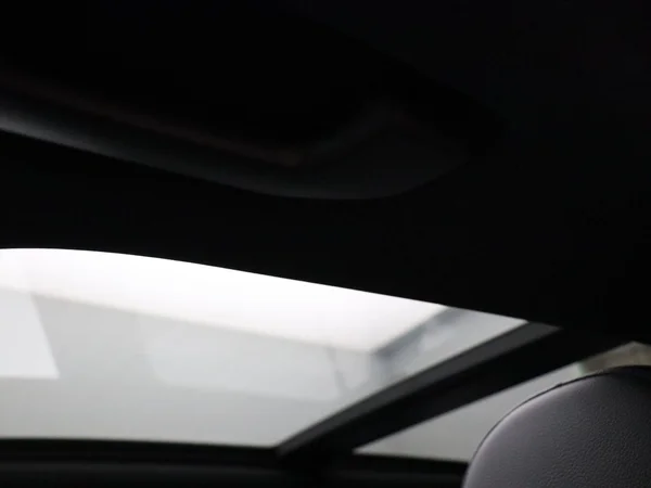 Mercedes-Benz GLC (2024) — foto 6 van 36