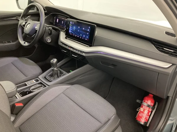 SKODA Octavia Combi (2022) — foto 6 van 36