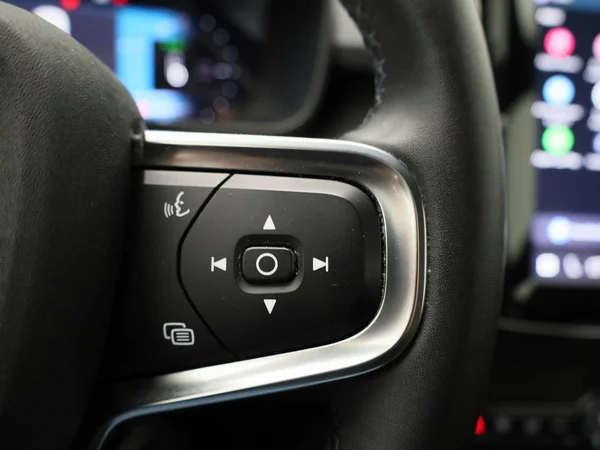 Volvo XC40 (2023) — foto 9 van 39