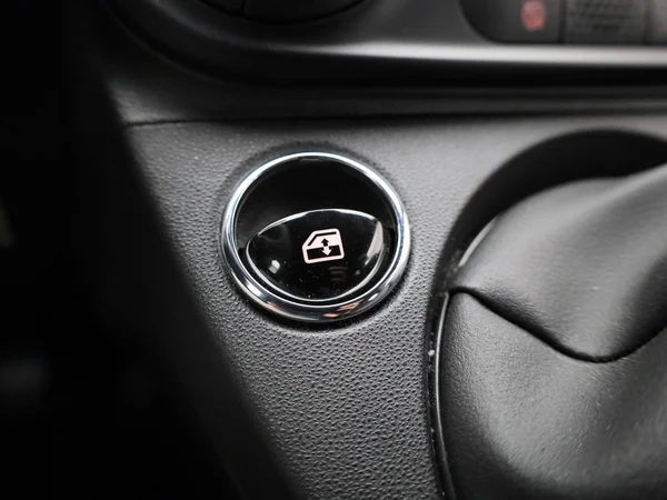 Fiat 500C (2023) — foto 16 van 37