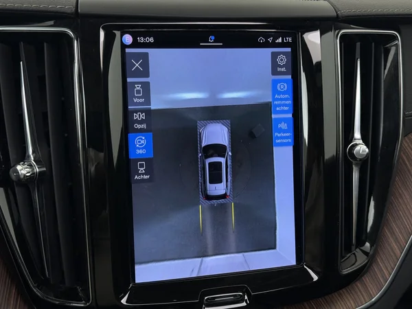 VOLVO XC60 (2022) — foto 11 van 32