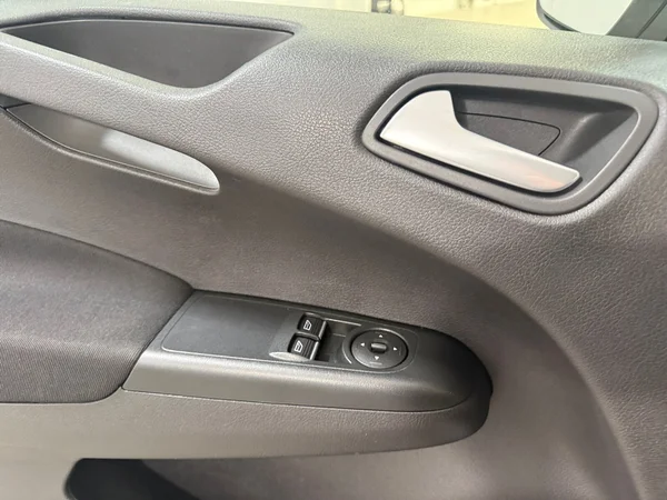 Ford Transit-Courier (2020) — foto 10 van 29