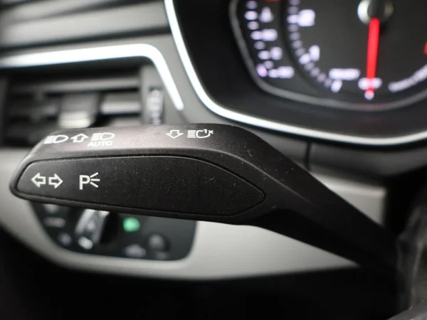AUDI A4 Avant (2023) — foto 11 van 30