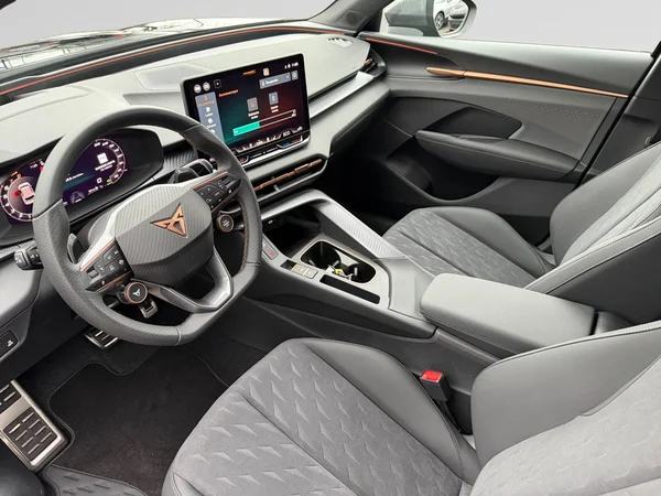 CUPRA Terramar e-Hybrid (PHEV) (2026) — foto 2 van 21